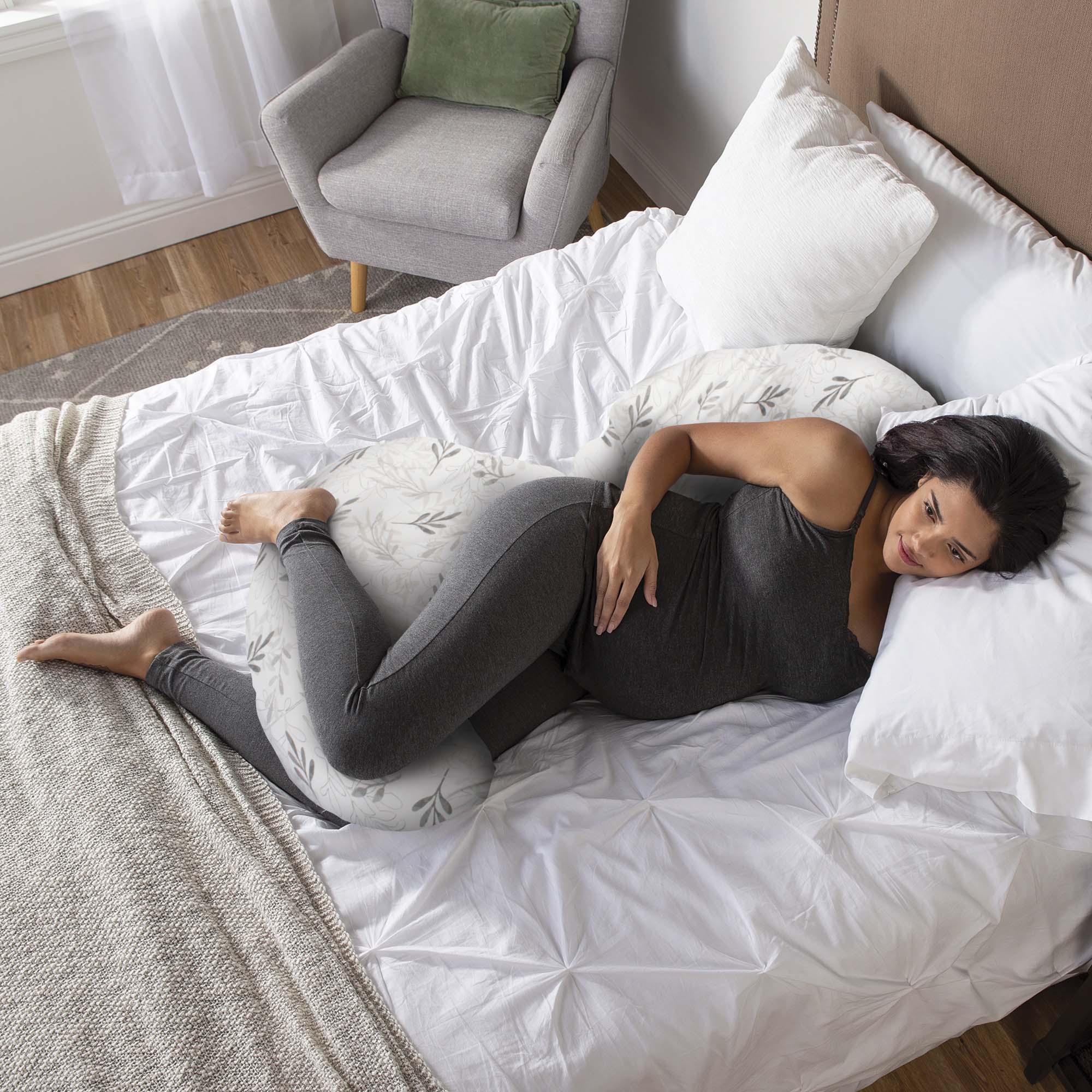 how-to-use-a-pregnancy-pillow-for-better-sleep-and-comfort-boppy